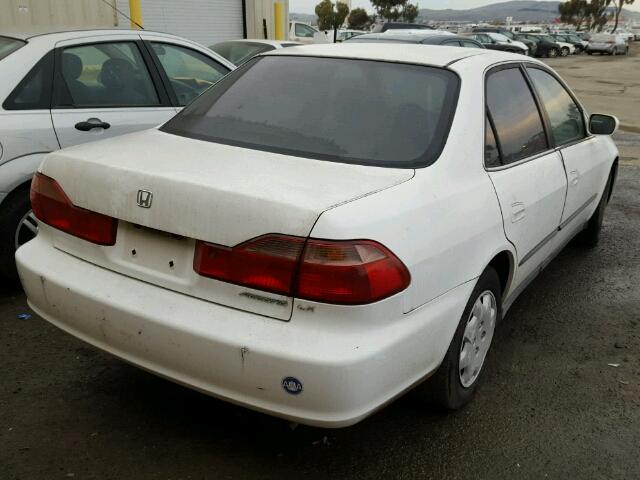 1HGCG5641WA235642 - 1998 HONDA ACCORD LX WHITE photo 4