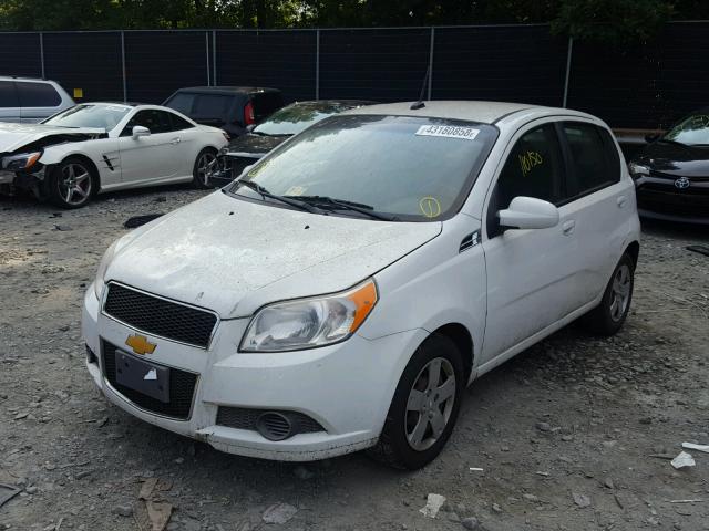 KL1TD6DEXBB229388 - 2011 CHEVROLET AVEO LS WHITE photo 2