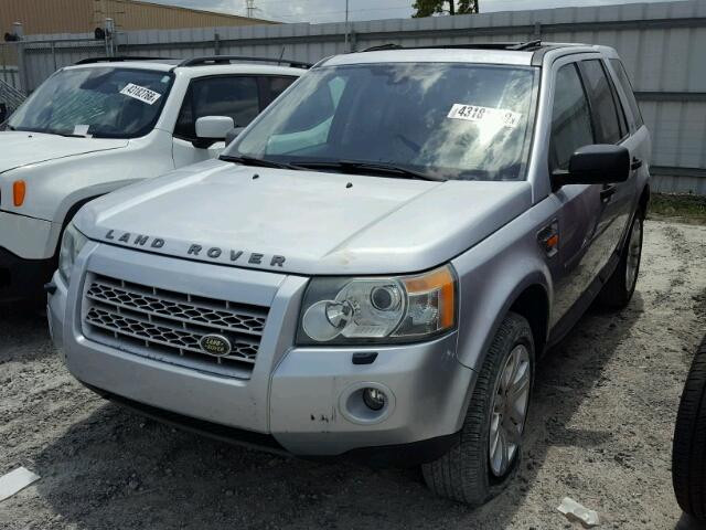 SALFP24N48H022175 - 2008 LAND ROVER LR2 SE SILVER photo 2