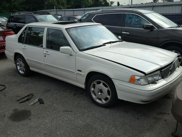 YV1KS9606W1131056 - 1998 VOLVO S90 WHITE photo 1