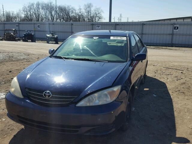 4T1BE32K73U190110 - 2003 TOYOTA CAMRY LE BLUE photo 2