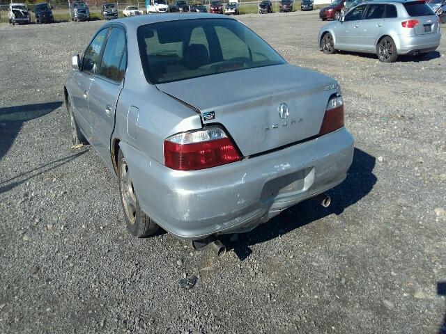 19UUA56632A805612 - 2002 ACURA 3.2TL SILVER photo 9