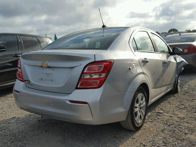 1G1JB5SH7H4151204 - 2017 CHEVROLET SONIC LS 银色 照片 4