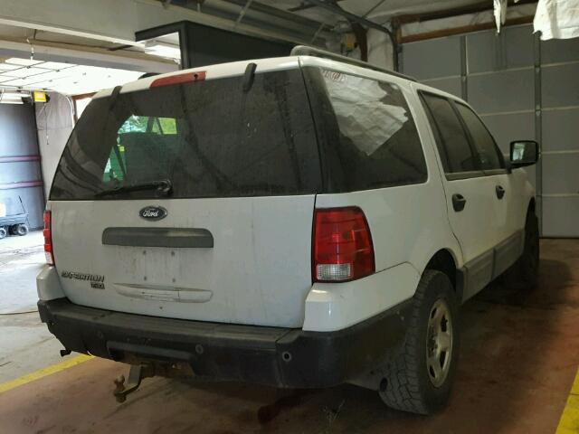 1FMFU16525LA42355 - 2005 FORD EXPEDITION WHITE photo 4