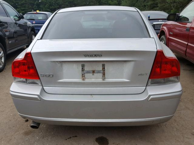 YV1RS592452475210 - 2005 VOLVO S60 2.5T SILVER photo 10