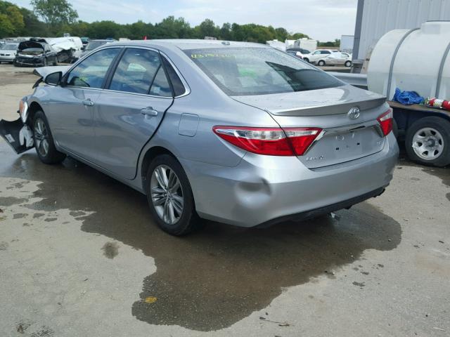 4T1BF1FK5GU525396 - 2016 TOYOTA CAMRY LE ვერცხლისფერი ფოტო 3