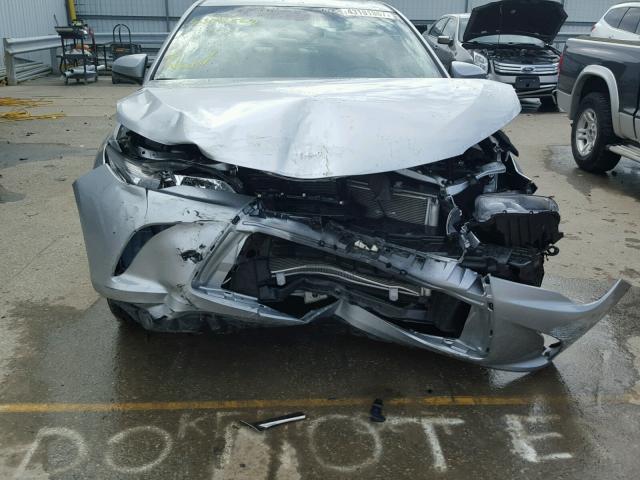 4T1BF1FK5GU525396 - 2016 TOYOTA CAMRY LE ვერცხლისფერი ფოტო 9