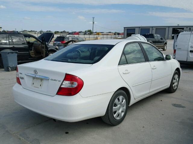 4T1BE32K12U086081 - 2002 TOYOTA CAMRY LE WHITE photo 4