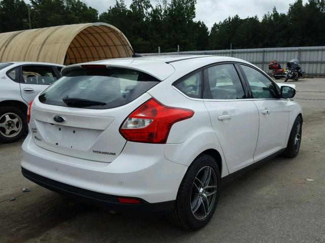 1FAHP3N21CL277016 - 2012 FORD FOCUS TITA WHITE photo 4