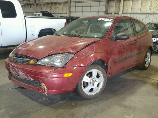 3FAFP313X3R108538 - 2003 FORD FOCUS ZX3 RED photo 2