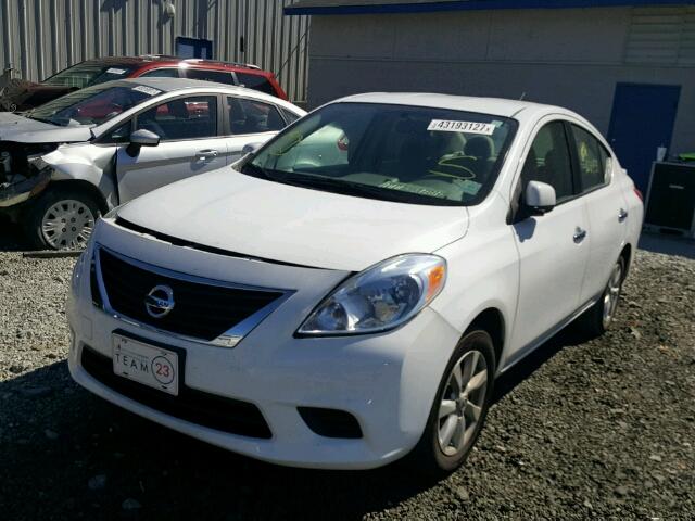 3N1CN7AP4EL846261 - 2014 NISSAN VERSA WHITE photo 2