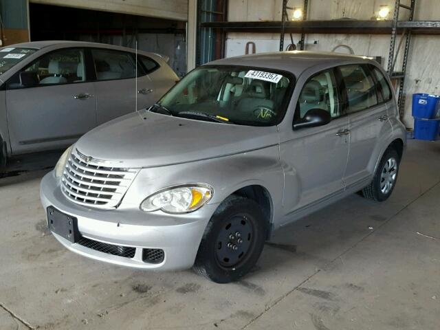 3A8FY48B38T129888 - 2008 CHRYSLER PT CRUISER SILVER photo 2