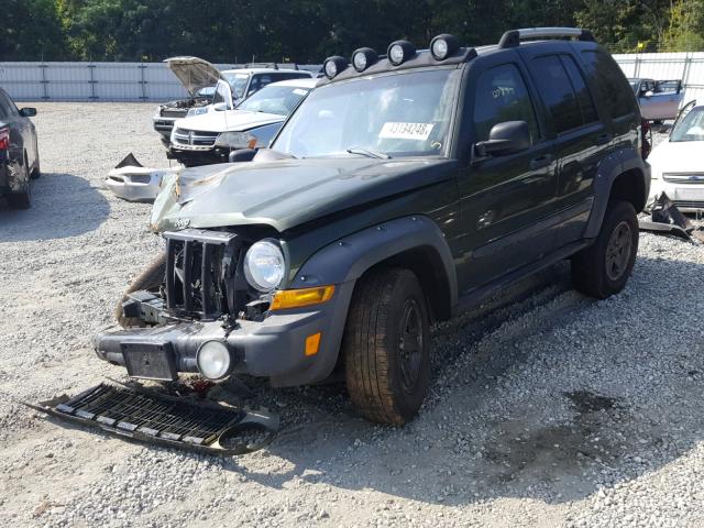 1J4GL38K96W218421 - 2006 JEEP LIBERTY RE GREEN photo 2