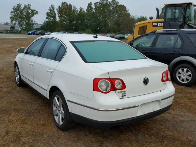 WVWJK73C09P049670 - 2009 VOLKSWAGEN PASSAT TUR WHITE photo 3