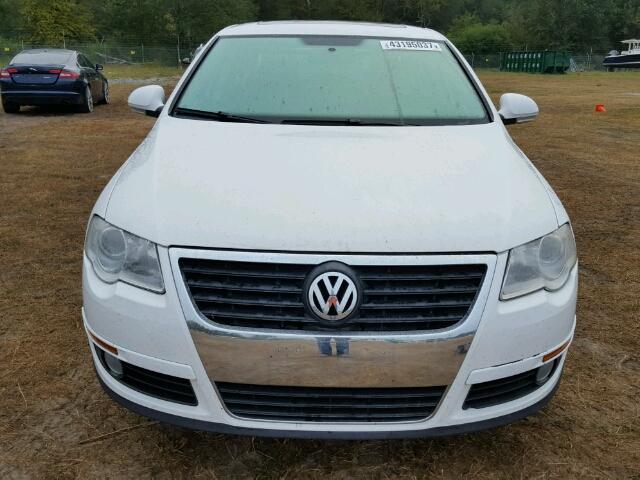 WVWJK73C09P049670 - 2009 VOLKSWAGEN PASSAT TUR WHITE photo 9