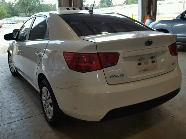 KNAFU4A29B5435091 - 2011 KIA FORTE EX WHITE photo 3