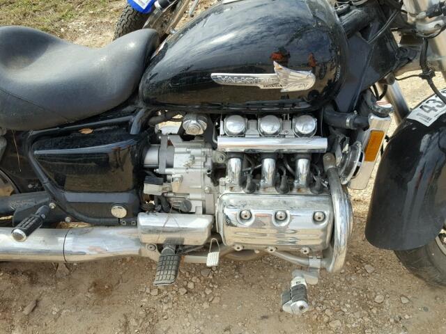 1HFSC3400YA300810 - 2000 HONDA GL1500 C/2 BLACK photo 7