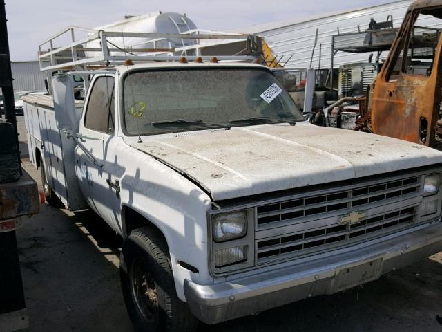 1GBJC34W0GJ127402 - 1986 CHEVROLET C30 WHITE photo 1