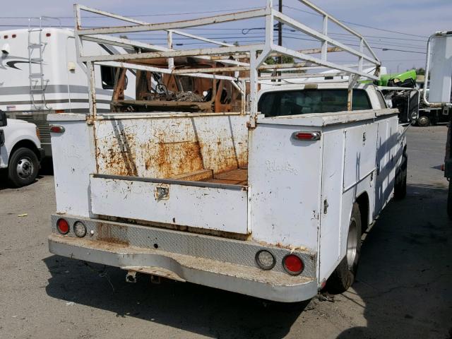 1GBJC34W0GJ127402 - 1986 CHEVROLET C30 WHITE photo 4