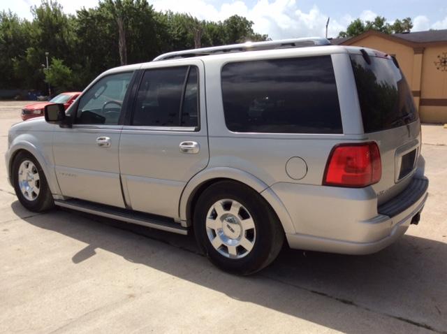 5LMFU27536LJ23464 - 2006 LINCOLN NAVIGATOR Gümüş fotoğraf 3