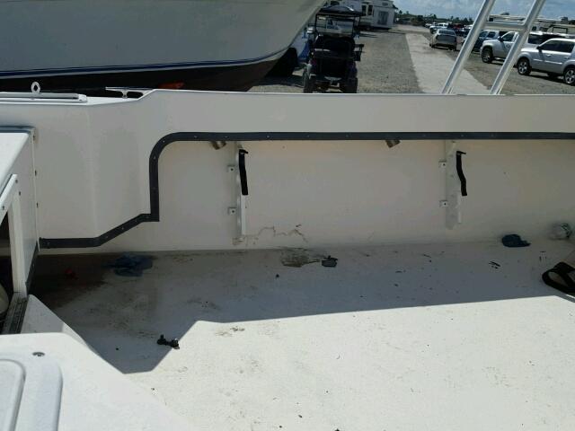 MBL05452A606 - 2006 MAYK BOAT WHITE photo 6