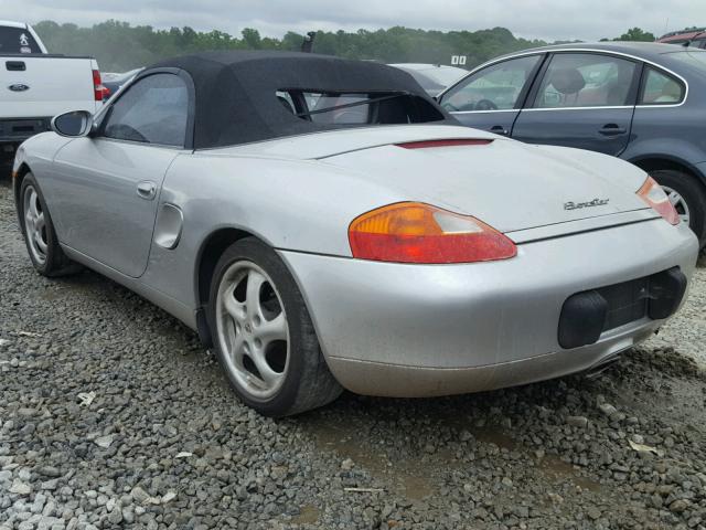 WP0CA2988YU624101 - 2000 PORSCHE BOXSTER SILVER photo 3