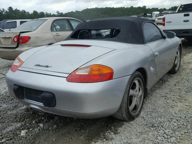 WP0CA2988YU624101 - 2000 PORSCHE BOXSTER SILVER photo 4