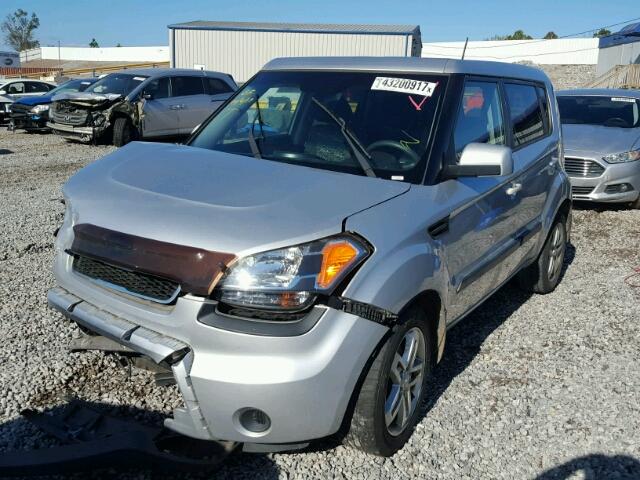 KNDJT2A20B7706130 - 2011 KIA SOUL + SILVER photo 2