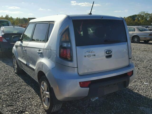 KNDJT2A20B7706130 - 2011 KIA SOUL + SILVER photo 3