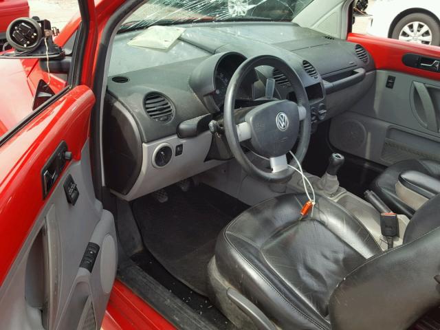 3VWCD21C3YM488498 - 2000 VOLKSWAGEN NEW BEETLE 红色 照片 9