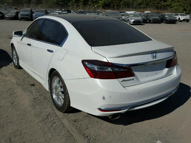 1HGCR3F95HA017927 - 2017 HONDA ACCORD WHITE photo 3