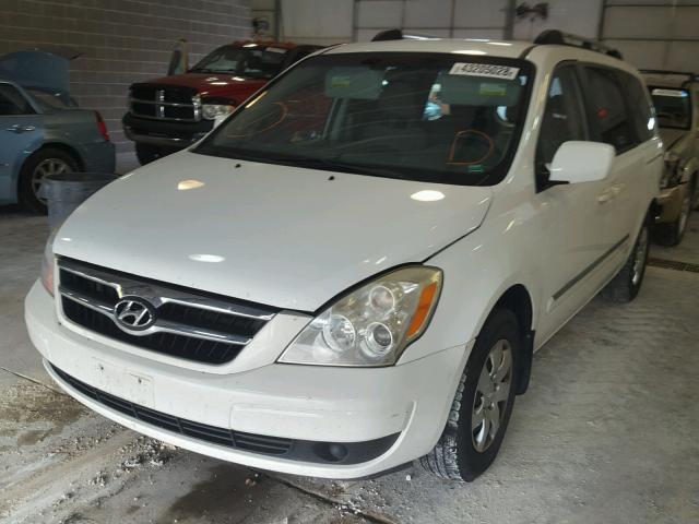 KNDMC233486054789 - 2008 HYUNDAI ENTOURAGE WHITE photo 2