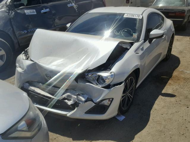 JF1ZNAA18D2716229 - 2013 TOYOTA SCION FR-S WHITE photo 2