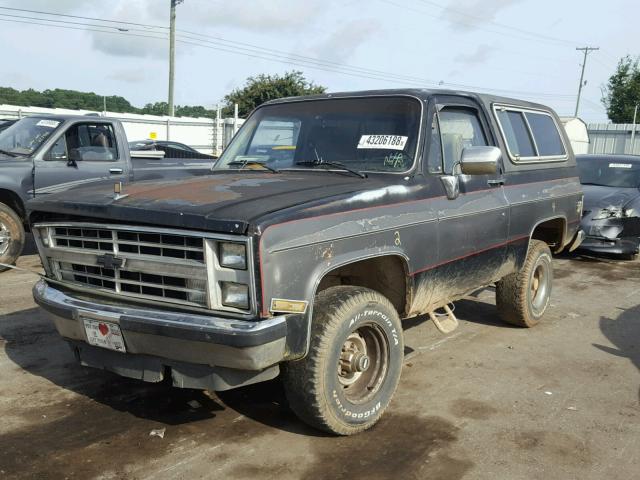 1G8EK18HXFF173962 - 1985 CHEVROLET BLAZER K10 GRAY photo 2