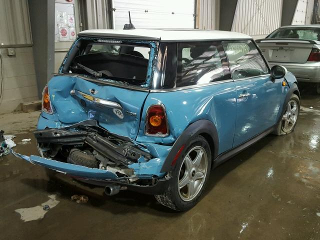 WMWMF33509TZ21183 - 2009 MINI COOPER BLUE photo 4