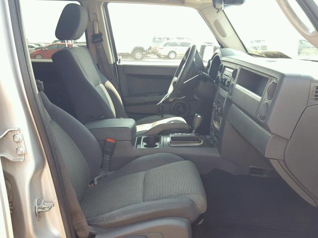 1J8HG48K78C114298 - 2008 JEEP COMMANDER ვერცხლისფერი ფოტო 5