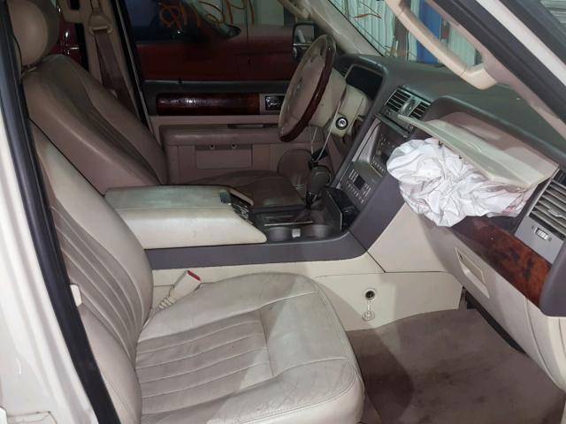 5LMFU27R34LJ42175 - 2004 LINCOLN NAVIGATOR თეთრი ფოტო 5