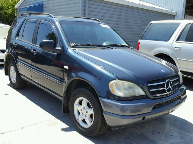 4JGAB54E0XA113013 - 1999 MERCEDES-BENZ ML 320 GREEN photo 1