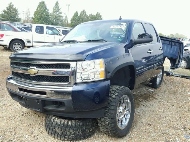 3GCRKSE31AG226433 - 2010 CHEVROLET SILVERADO BLUE photo 2