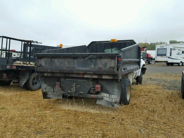 1FDAF57PX4EA55790 - 2004 FORD F550 SUPER WHITE photo 4