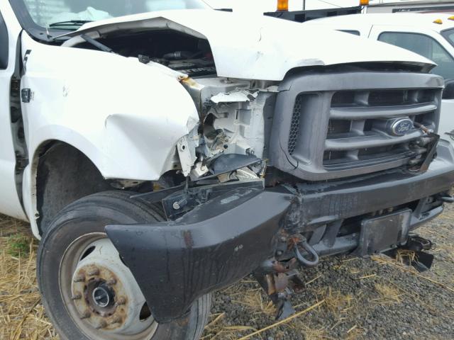 1FDAF57PX4EA55790 - 2004 FORD F550 SUPER WHITE photo 9