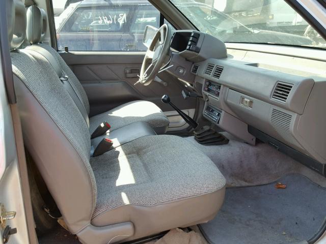 JAACL11E7N7209326 - 1992 ISUZU CONVENTION SILVER photo 5