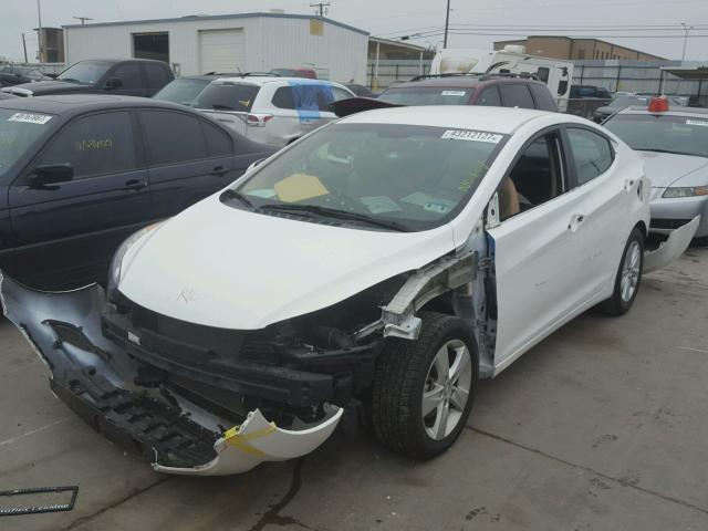 5NPDH4AE5DH352057 - 2013 HYUNDAI ELANTRA GL WHITE photo 2