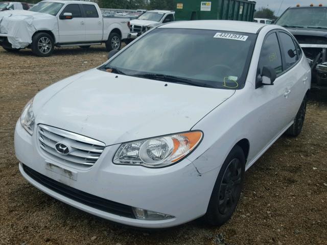 KMHDU4AD1AU939548 - 2010 HYUNDAI ELANTRA BL WHITE photo 2