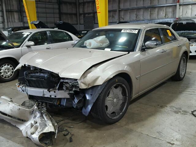 2C3KA63H06H377589 - 2006 CHRYSLER 300C GOLD photo 2