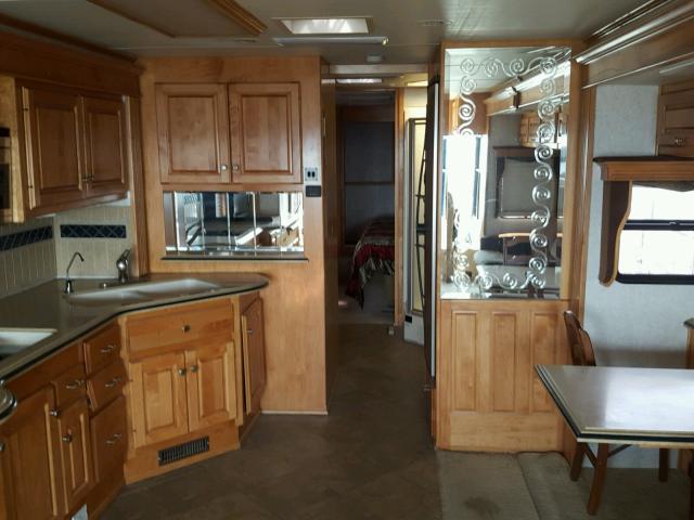 1RF43564362039641 - 2006 MONON 45X96 CAMELOT BEIGE photo 6