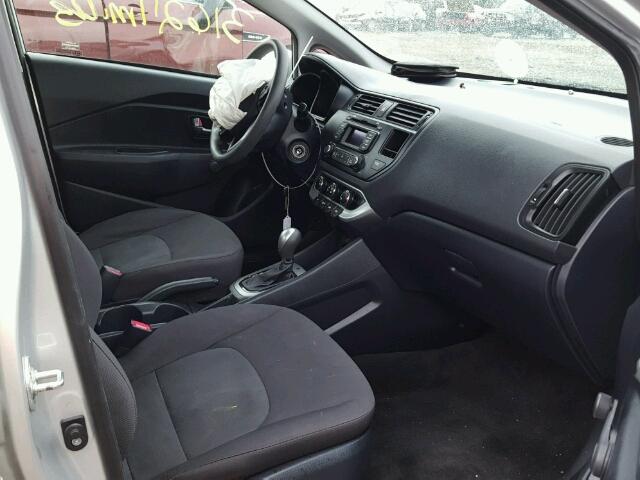 KNADM4A38F6454506 - 2015 KIA RIO LX Արծաթագույն լուսանկար 5