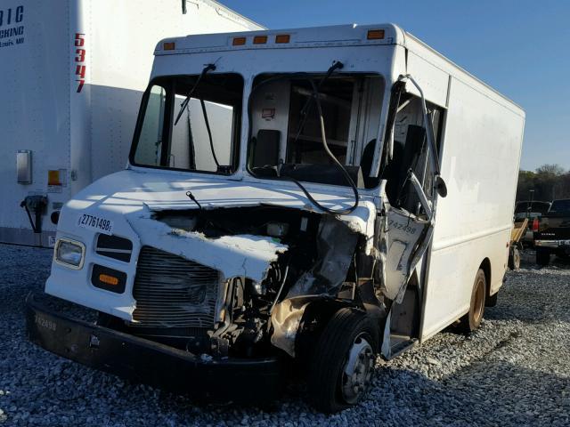 4UZAANCP97CY32397 - 2007 FREIGHTLINER CHASSIS M WHITE photo 2