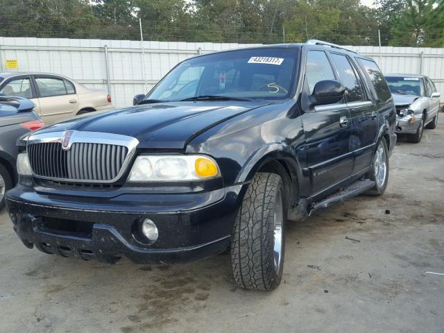 5LMRU27A1YLJ01539 - 2000 LINCOLN NAVIGATOR BLACK photo 2