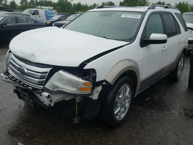 1FMDK07W18GA13571 - 2008 FORD TAURUS X E WHITE photo 2